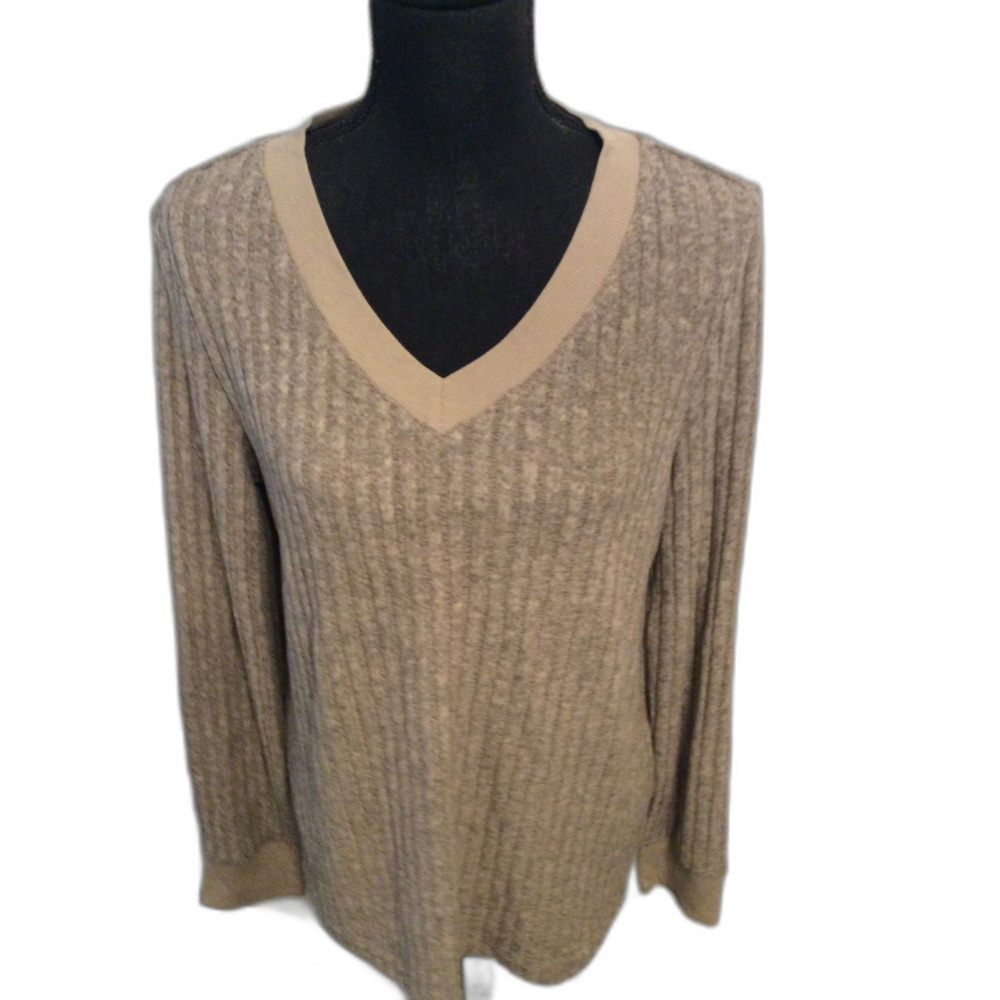 New NWT Sampeel Soft V Neck Top Basic Medium M